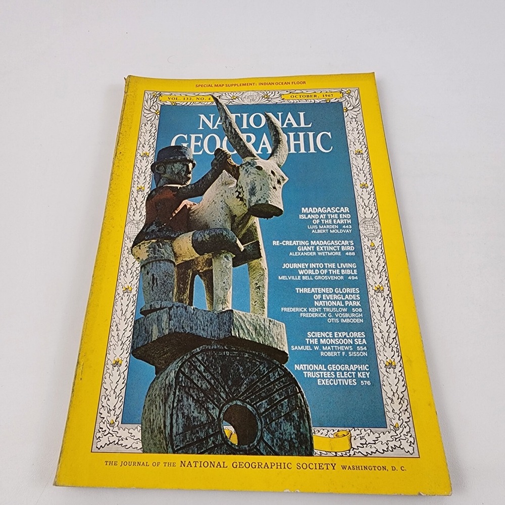 National Geographic‎ Magazine October 1967 No Insert